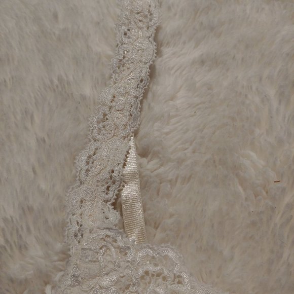 Exilia Ivory Lightly Padded Lace Made in Italy 36A - Picture 13 of 16